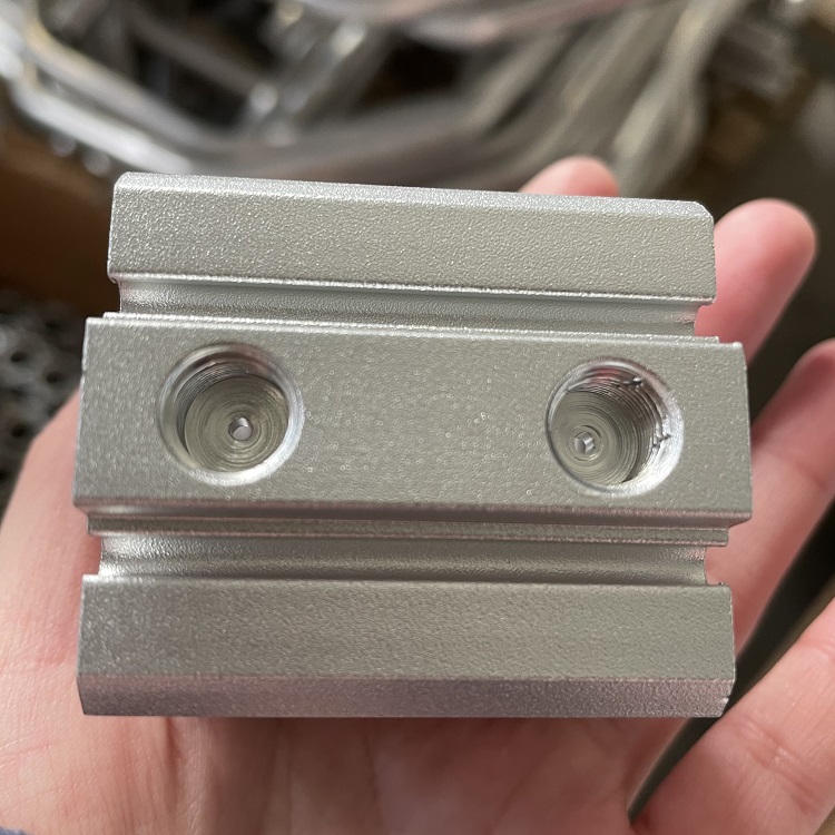 Алюминиевый звуковой корпус Экструзия алюминиевого профиля Штамповка алюминиевого профиля